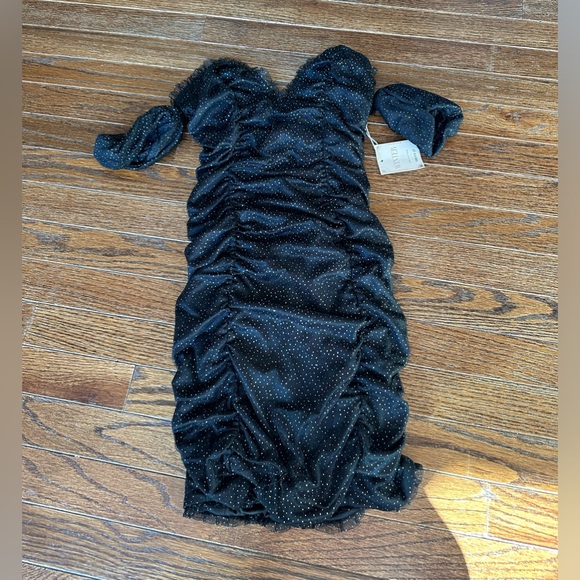 Forever 21 Dresses & Skirts - Forever 21 size small black sparkly dress